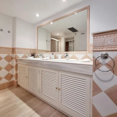 Daire Luxury Hacienda With Sea Views
