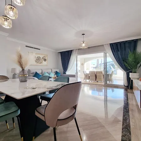Luxury Hacienda With Sea Views מארבלה