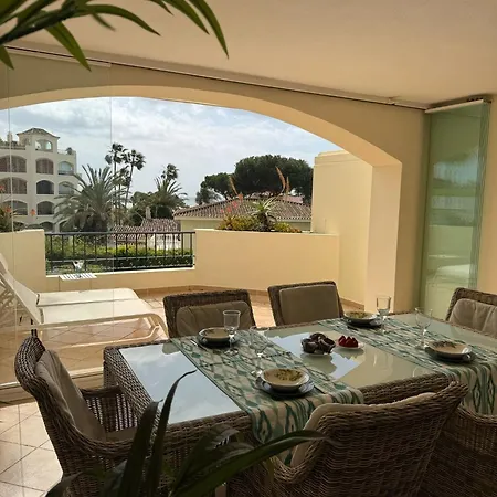 Luxury Hacienda With Sea Views דירה